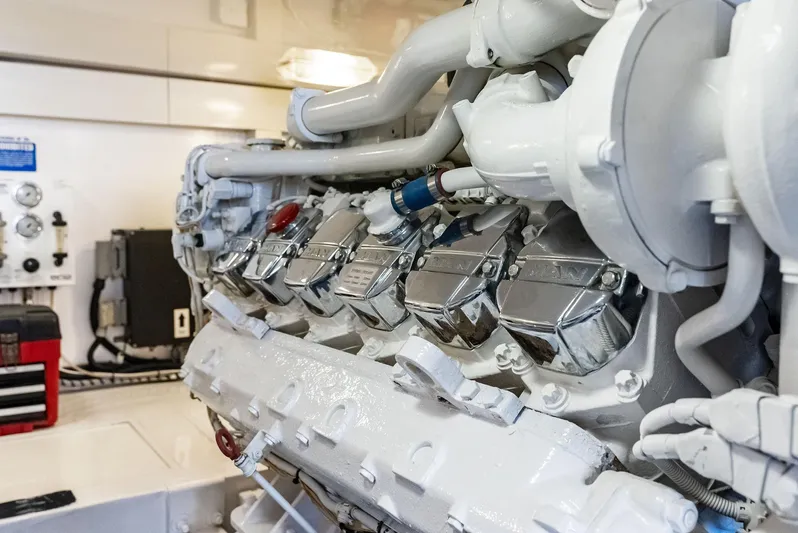 Ivelymar Yacht Photos Pics 