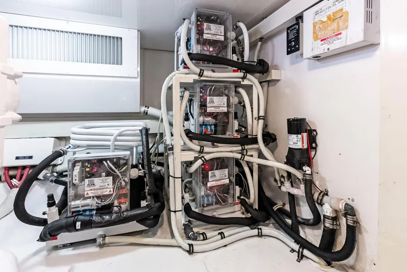 Ivelymar Yacht Photos Pics 