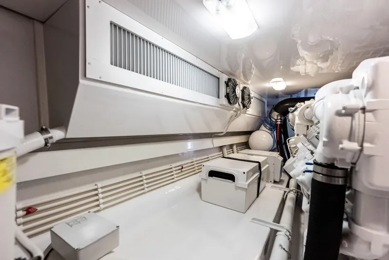 Ivelymar Yacht Photos Pics 