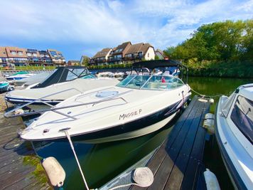 2009 Maxum 2400 SC3