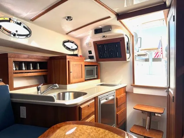 Bon Temps Yacht Photos Pics 