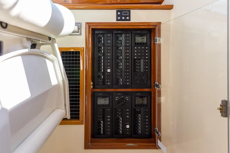 Hedge Clipper Yacht Photos Pics 