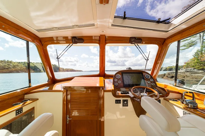 Hedge Clipper Yacht Photos Pics 