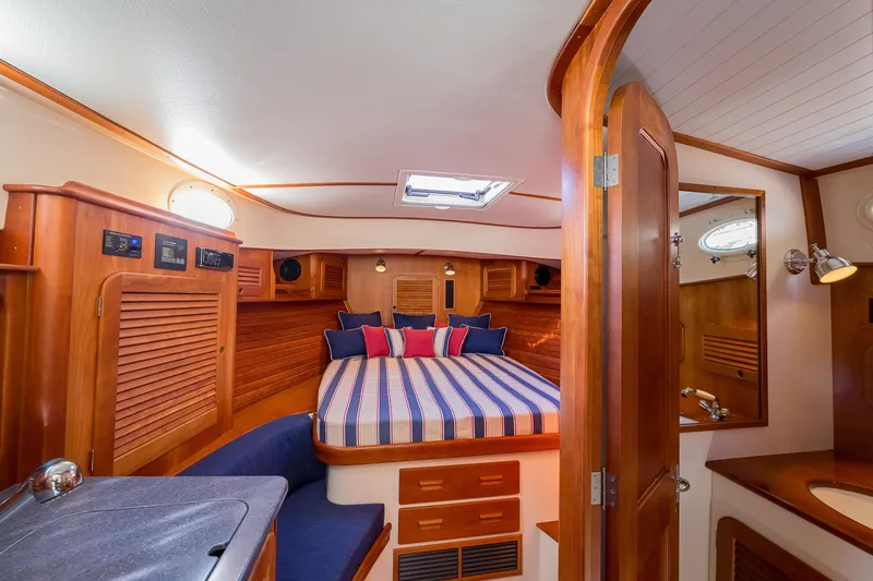 Hedge Clipper Yacht Photos Pics 