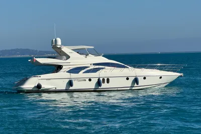 2005 Azimut 62