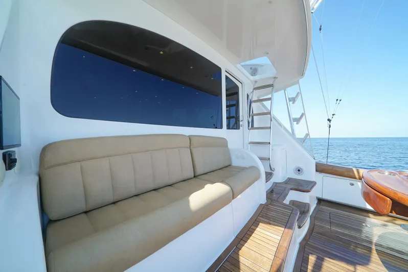 Synchronicity Yacht Photos Pics 