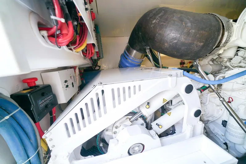 Synchronicity Yacht Photos Pics 