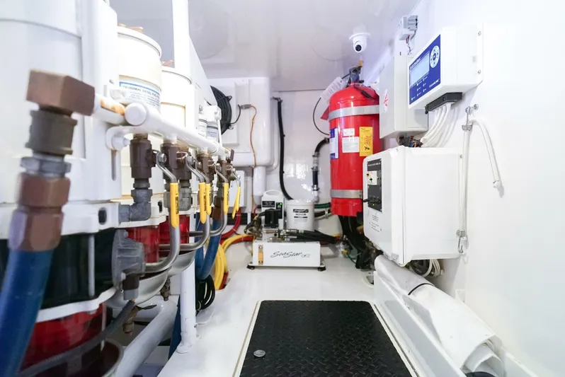 Synchronicity Yacht Photos Pics 