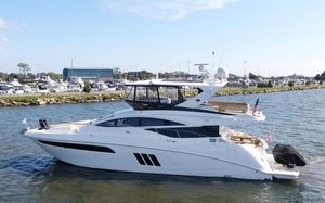 Sea Ray L590 Fly