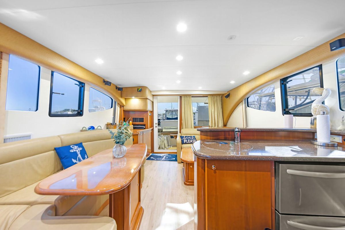 2007 Silverton 47 