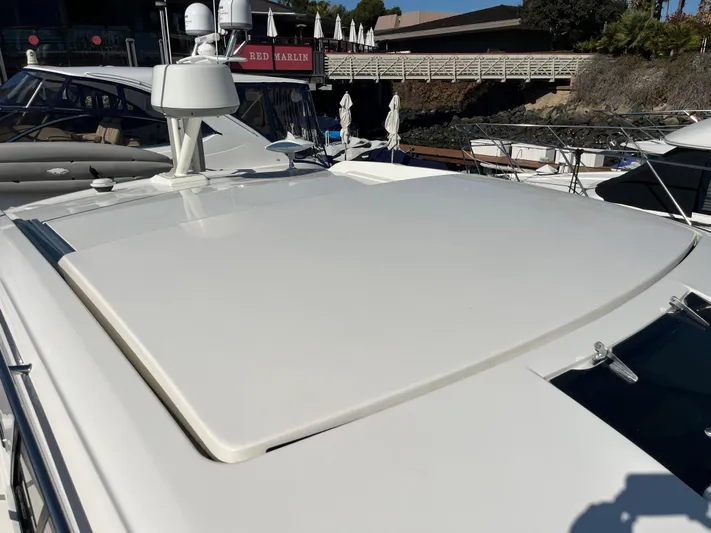 Yacht Photos Pics 2018 Sea Ray Sundancer 350 yacht rooftop with radar, docked at marina.