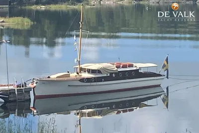Classic Motor Yacht
