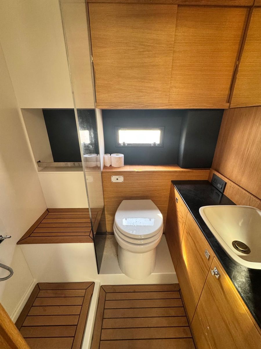 2019 De Antonio Yachts 45 