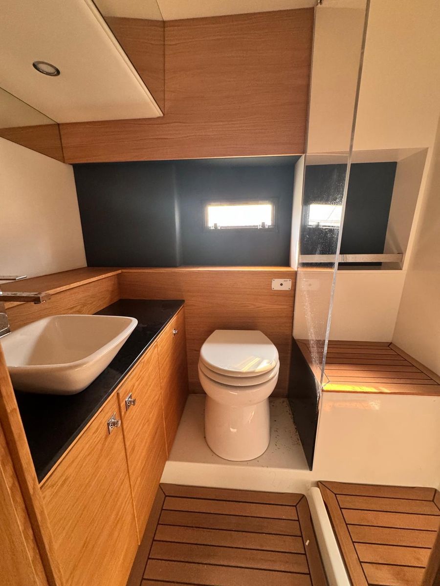 2019 De Antonio Yachts 45 