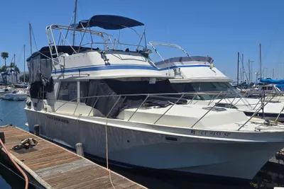 Uniflite 36 Double Cabin