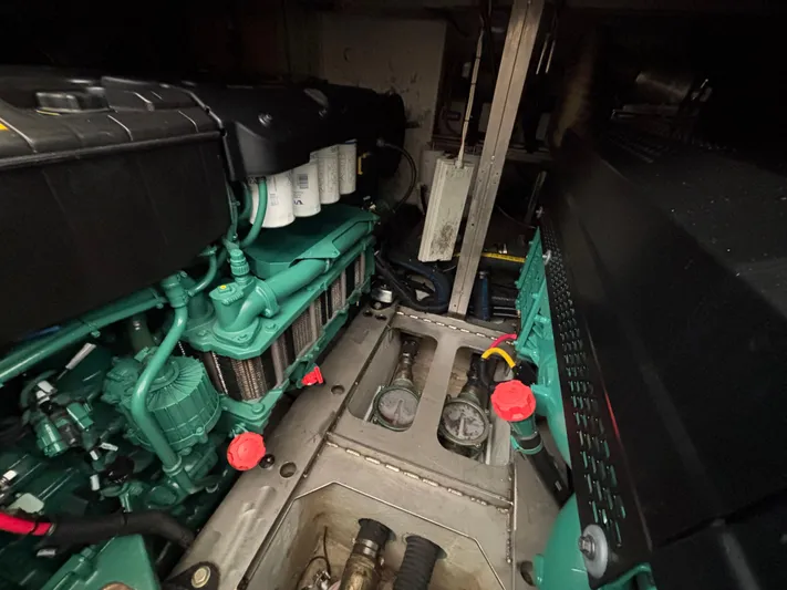 Calmati Yacht Photos Pics 