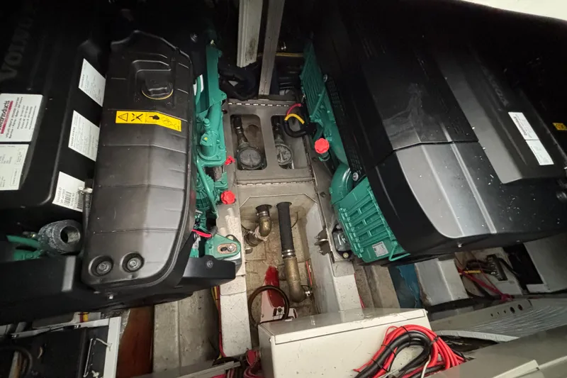 Calmati Yacht Photos Pics 