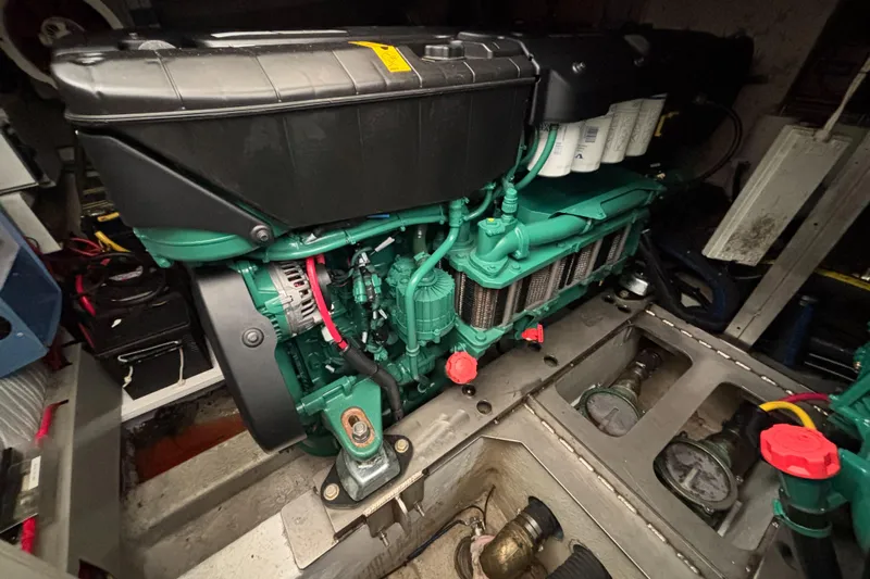 Calmati Yacht Photos Pics 