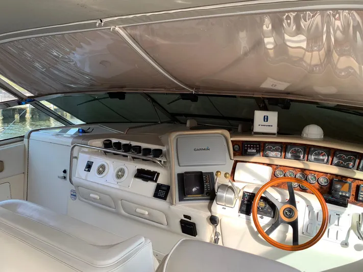 Luchy Yacht Photos Pics 1995 SEA RAY 63 SURFACE DRIVE