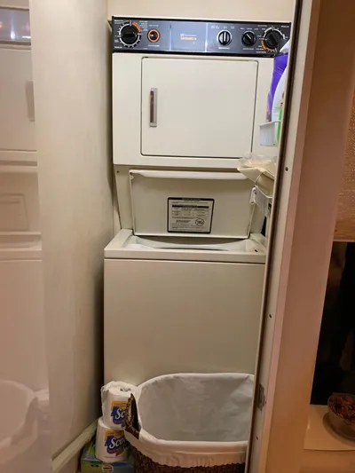 Luchy Yacht Photos Pics 1995 SEA RAY 63 SURFACE DRIVE