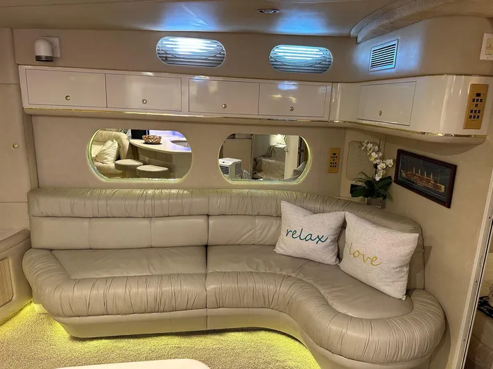 Luchy Yacht Photos Pics 1995 SEA RAY 63 SURFACE DRIVE