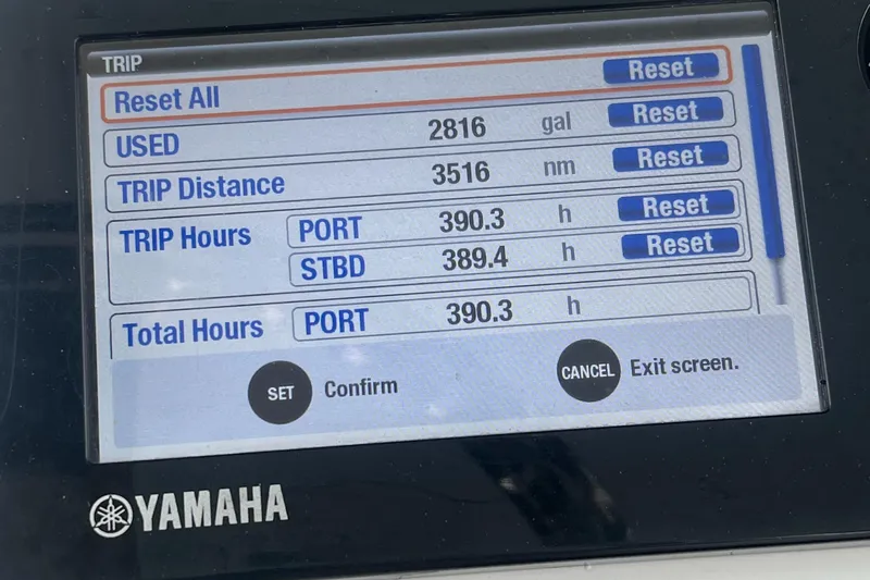  Yacht Photos Pics Yamaha display showing trip data for Buddy Davis 28 Center Console, 2016 model.