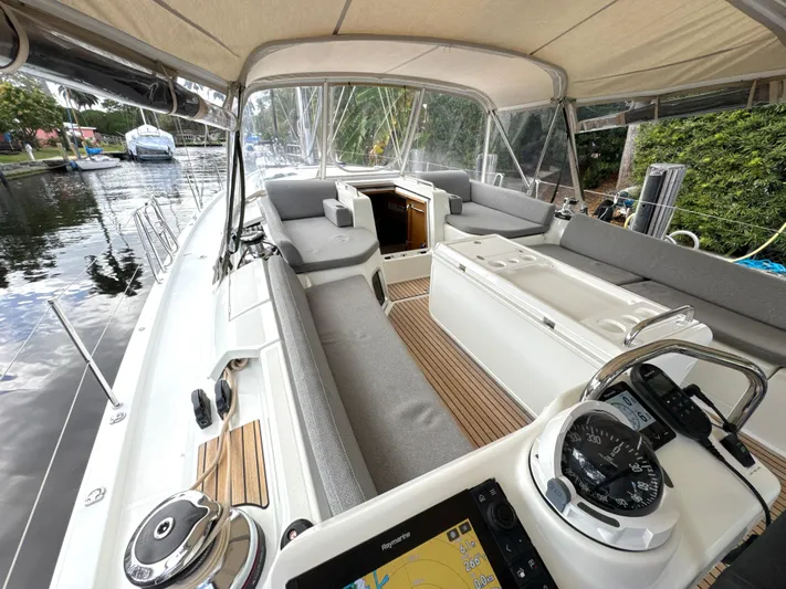 Zippity Yacht Photos Pics 