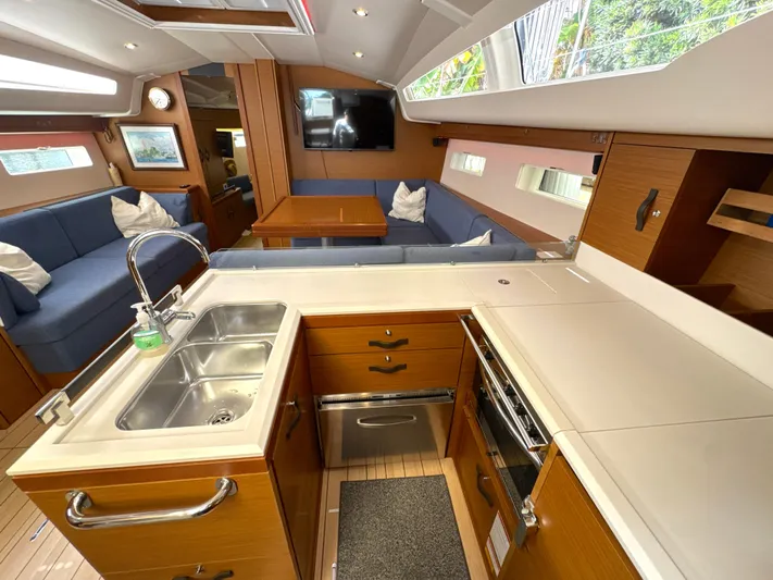 Zippity Yacht Photos Pics 