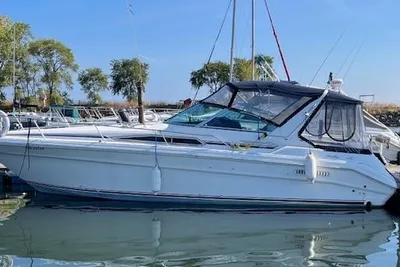 Sea Ray 330 Sundancer