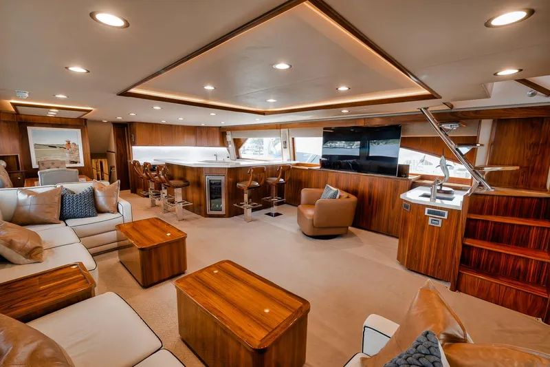 High Cotton Yacht Photos Pics 2015 Viking 92 EB HIGH COTTON- Salon