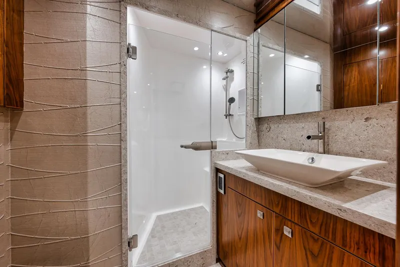 High Cotton Yacht Photos Pics 2015 Viking 92 EB HIGH COTTON- VIP Stateroom Head