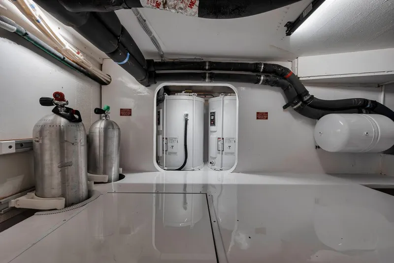 High Cotton Yacht Photos Pics 2015 Viking 92 EB HIGH COTTON- Hot Water Heaters