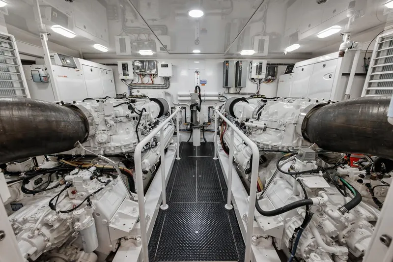 High Cotton Yacht Photos Pics 2015 Viking 92 EB HIGH COTTON- Engine Room