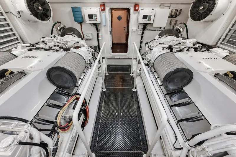 High Cotton Yacht Photos Pics 2015 Viking 92 EB HIGH COTTON- Engine Room