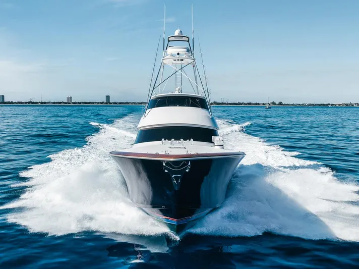 High Cotton Yacht Photos Pics 2015 Viking 92 EB HIGH COTTON- Bow Running