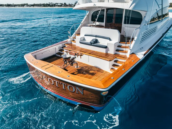 High Cotton Yacht Photos Pics 2015 Viking 92 EB HIGH COTTON- Transom