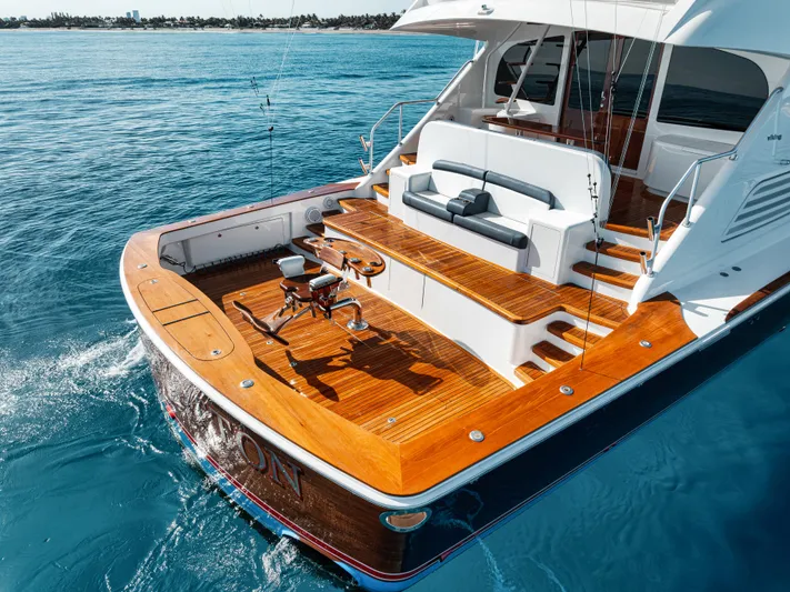 High Cotton Yacht Photos Pics 2015 Viking 92 EB HIGH COTTON- Transom