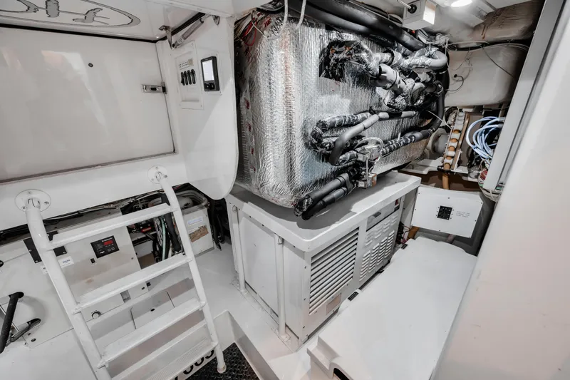 High Cotton Yacht Photos Pics 2015 Viking 92 EB HIGH COTTON- Engine Room