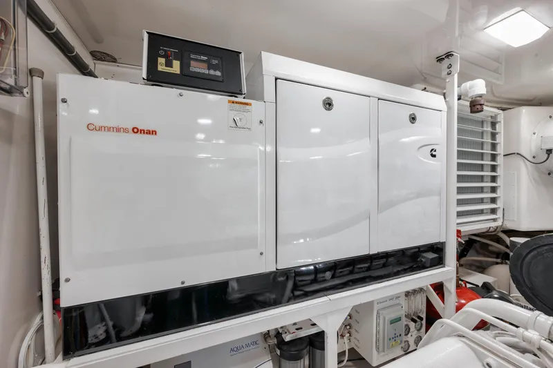 High Cotton Yacht Photos Pics 2015 Viking 92 EB HIGH COTTON- Generator