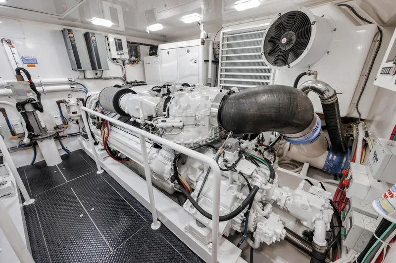 High Cotton Yacht Photos Pics 2015 Viking 92 EB HIGH COTTON- Engine Room