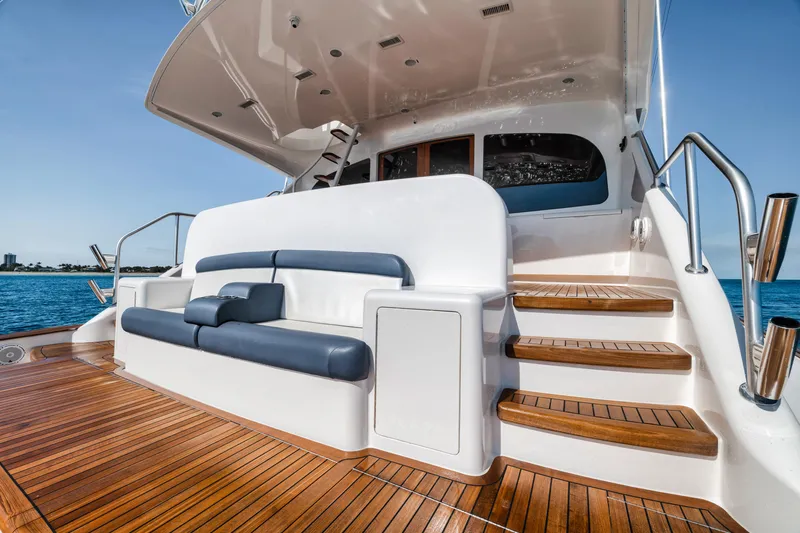 High Cotton Yacht Photos Pics 2015 Viking 92 EB HIGH COTTON- Cockpit