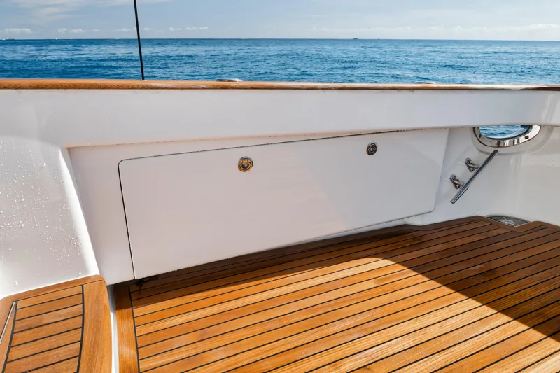 High Cotton Yacht Photos Pics 2015 Viking 92 EB HIGH COTTON- Cockpit