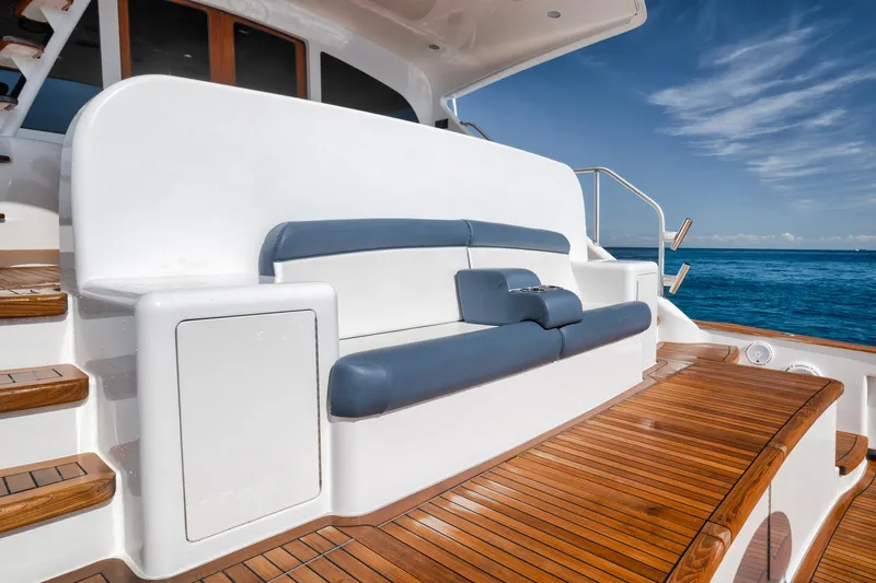 High Cotton Yacht Photos Pics 2015 Viking 92 EB HIGH COTTON- Cockpit