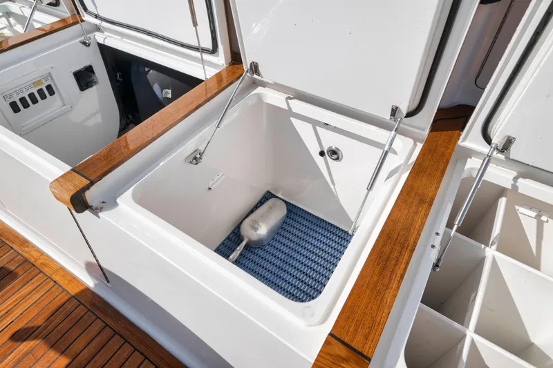 High Cotton Yacht Photos Pics 2015 Viking 92 EB HIGH COTTON- Cockpit