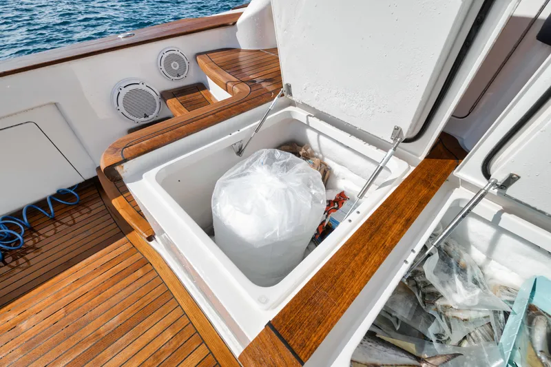 High Cotton Yacht Photos Pics 2015 Viking 92 EB HIGH COTTON- Cockpit