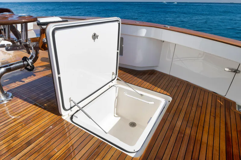 High Cotton Yacht Photos Pics 2015 Viking 92 EB HIGH COTTON- Cockpit