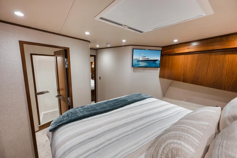 High Cotton Yacht Photos Pics 2015 Viking 92 EB HIGH COTTON- Forward Stateroom
