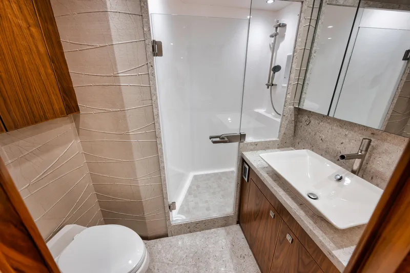 High Cotton Yacht Photos Pics 2015 Viking 92 EB HIGH COTTON- VIP Stateroom Head