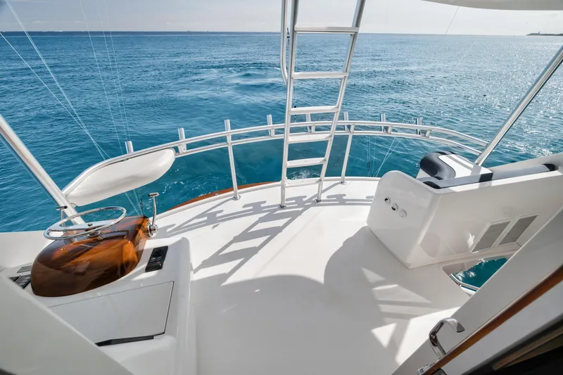 High Cotton Yacht Photos Pics 2015 Viking 92 EB HIGH COTTON- Bridge Mezzanine