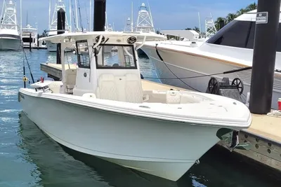 Sea Pro 320 DLX Center Console
